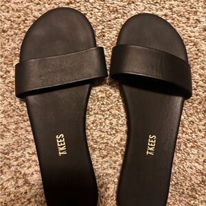 TKEES Black Slide Sandals for Women size 8